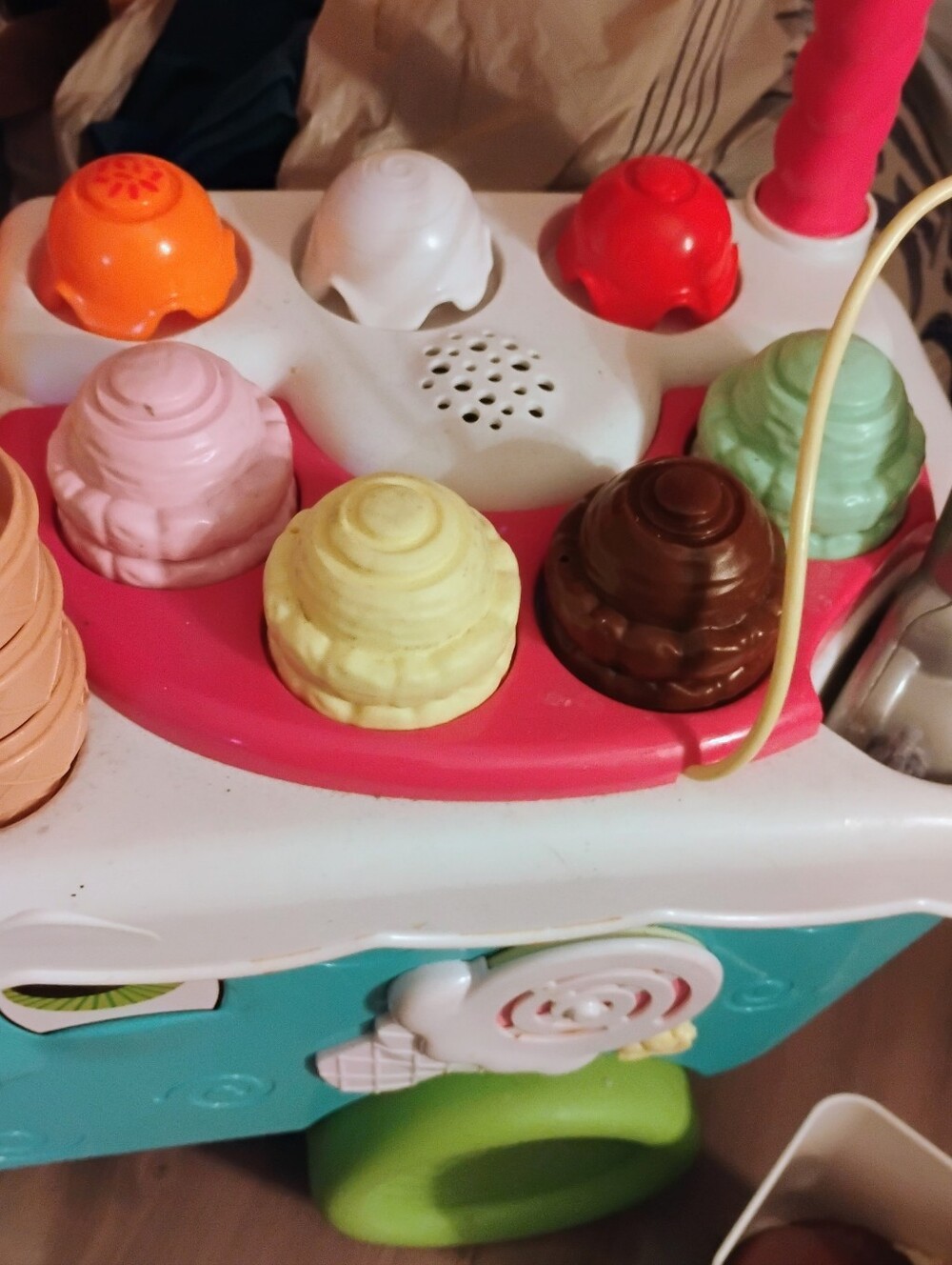 Leap And Frog Ice Cream Cart - Picture 3 of 7